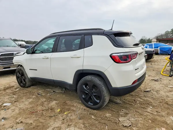 3C4NJDBB6JT325250 2018 JEEP COMPASS - Image 2