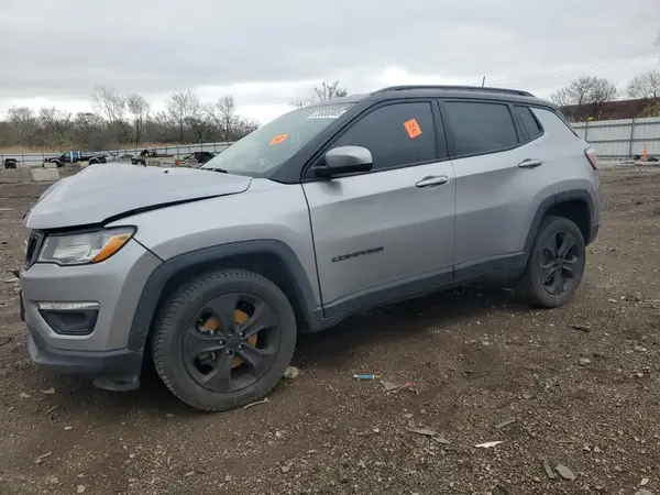 3C4NJDBB6JT325538 2018 JEEP COMPASS - Image 1