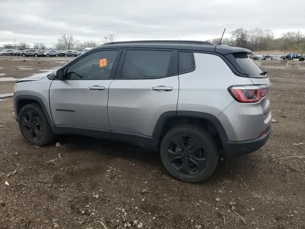 3C4NJDBB6JT325538 2018 JEEP COMPASS - Image 2