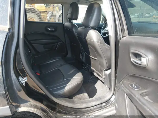 3C4NJDBB6JT325670 2018 JEEP COMPASS - Image 8