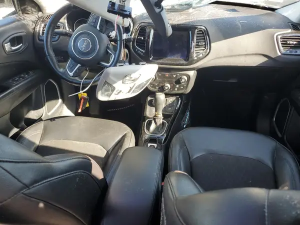 3C4NJDBB6JT325734 2018 JEEP COMPASS - Image 8