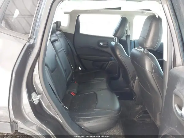3C4NJDBB6JT325751 2018 JEEP COMPASS - Image 8
