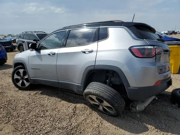 3C4NJDBB6JT328956 2018 JEEP COMPASS - Image 2