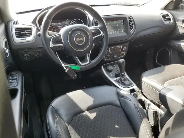 3C4NJDBB6JT328956 2018 JEEP COMPASS - Image 8