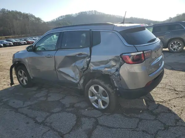 3C4NJDBB6JT331386 2018 JEEP COMPASS - Image 2