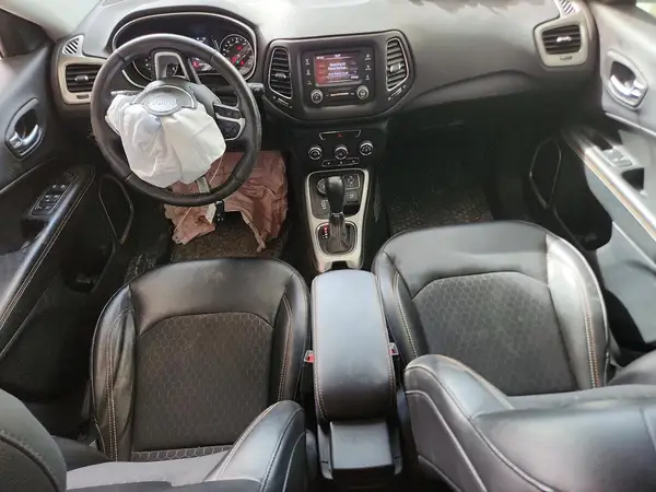 3C4NJDBB6JT345062 2018 JEEP COMPASS - Image 8