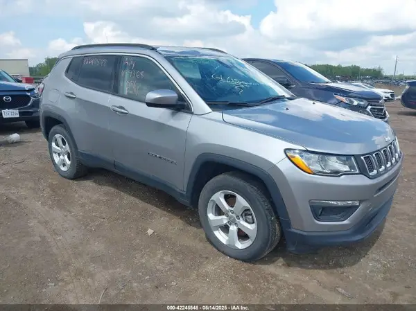 3C4NJDBB6JT349368 2018 JEEP COMPASS - Image 1