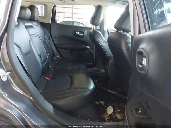 3C4NJDBB6JT355316 2018 JEEP COMPASS - Image 8