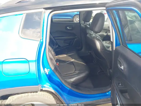 3C4NJDBB6JT360256 2018 JEEP COMPASS - Image 8