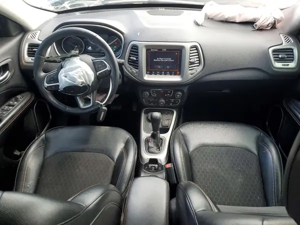 3C4NJDBB6JT361987 2018 JEEP COMPASS - Image 8