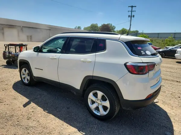 3C4NJDBB6JT373508 2018 JEEP COMPASS - Image 2