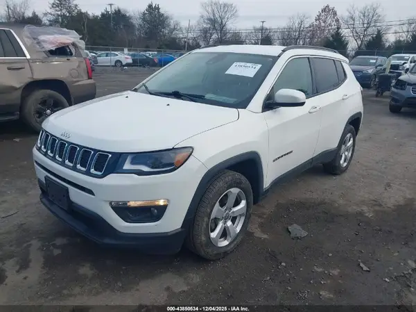 3C4NJDBB6JT391118 2018 JEEP COMPASS - Image 2
