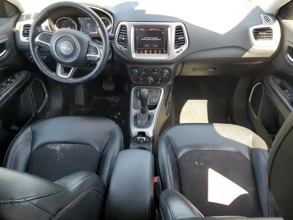 3C4NJDBB6JT392821 2018 JEEP COMPASS - Image 8