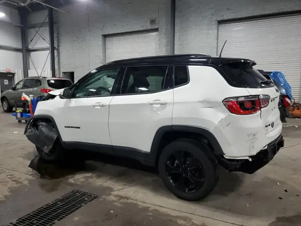 3C4NJDBB6JT394374 2018 JEEP COMPASS - Image 2