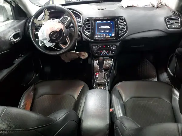 3C4NJDBB6JT394374 2018 JEEP COMPASS - Image 8