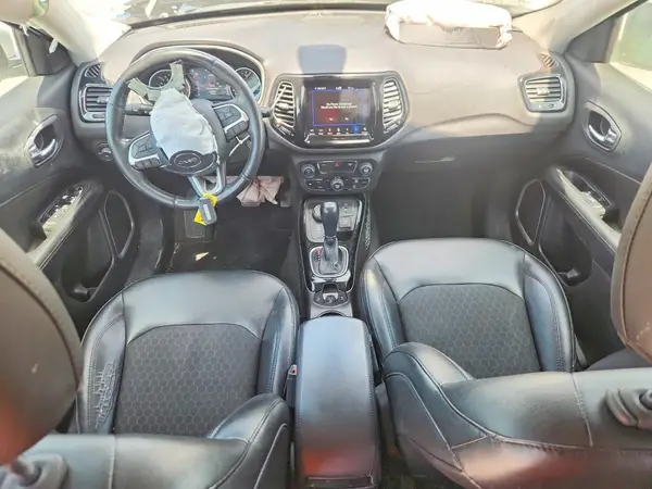 3C4NJDBB6JT394813 2018 JEEP COMPASS - Image 8