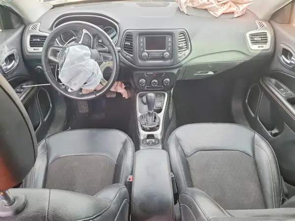 3C4NJDBB6JT398764 2018 JEEP COMPASS - Image 8
