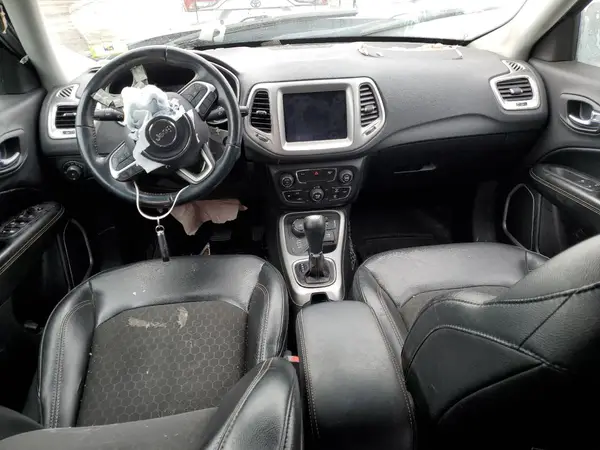 3C4NJDBB6JT398988 2018 JEEP COMPASS - Image 8