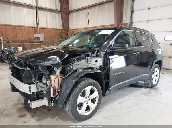 3C4NJDBB6JT400156 2018 JEEP COMPASS - Image 2