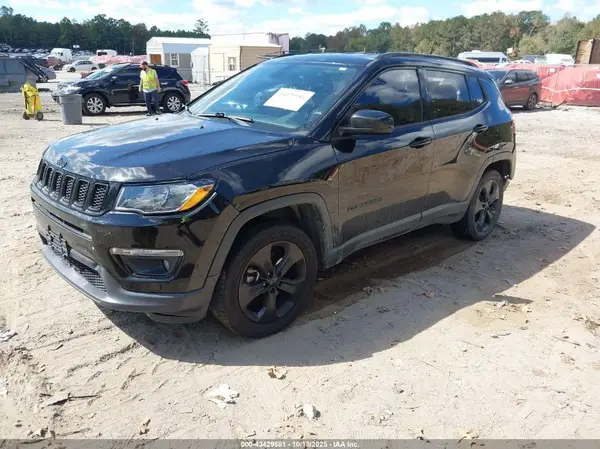3C4NJDBB6JT403168 2018 JEEP COMPASS - Image 2
