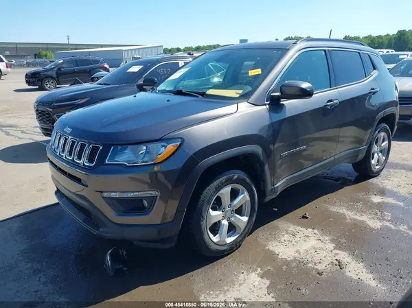3C4NJDBB6JT408726 2018 JEEP COMPASS - Image 2