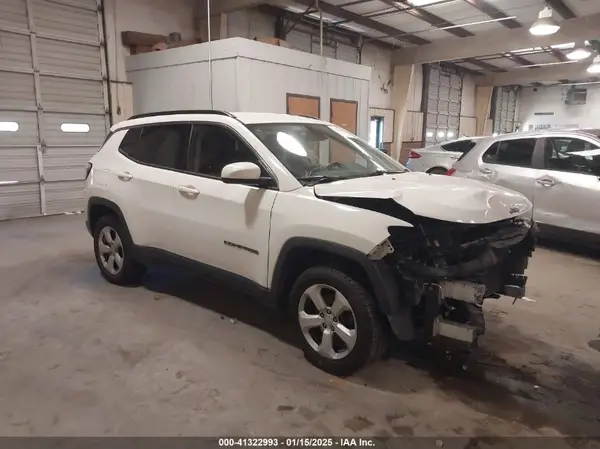 3C4NJDBB6JT415448 2018 JEEP COMPASS - Image 1