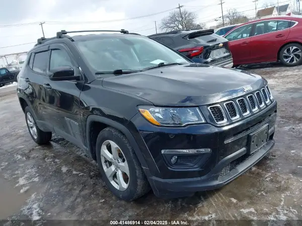 3C4NJDBB6JT418222 2018 JEEP COMPASS - Image 1