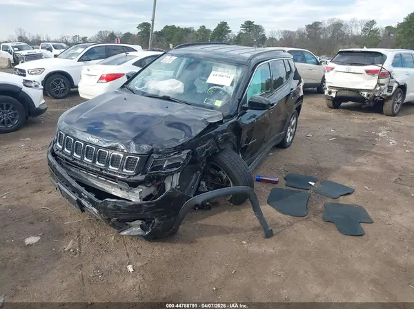 3C4NJDBB6JT418432 2018 JEEP COMPASS - Image 2