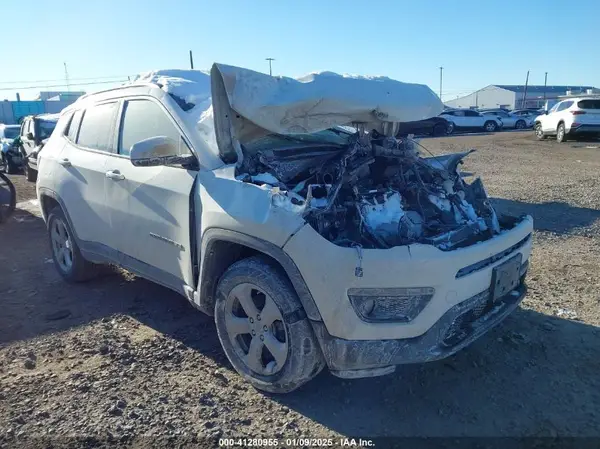 3C4NJDBB6JT418575 2018 JEEP COMPASS - Image 1