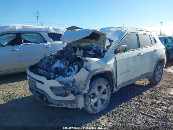 3C4NJDBB6JT418575 2018 JEEP COMPASS - Image 2