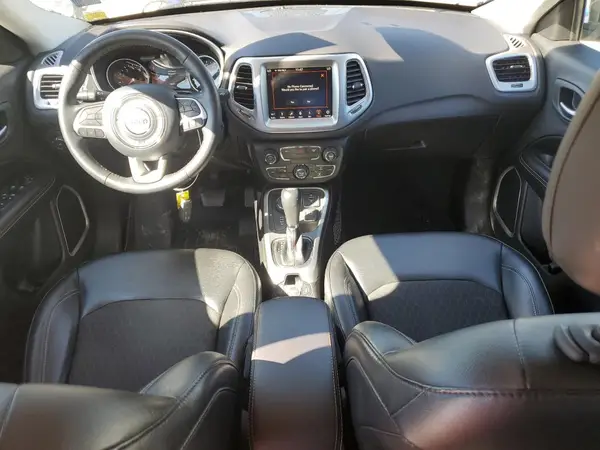 3C4NJDBB6JT450779 2018 JEEP COMPASS - Image 8