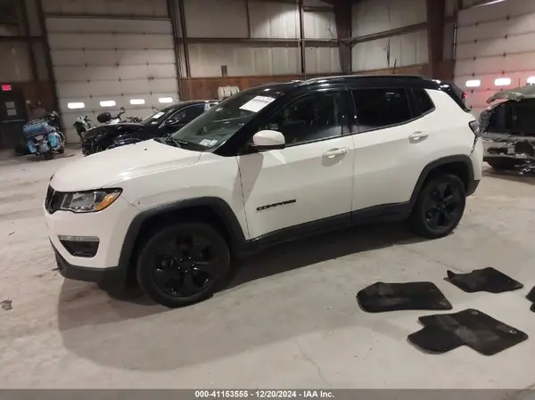 3C4NJDBB6JT453973 2018 JEEP COMPASS - Image 2