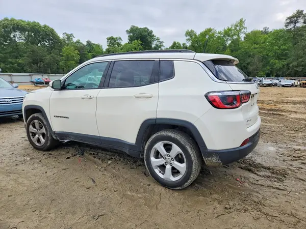 3C4NJDBB6JT457537 2018 JEEP COMPASS - Image 2