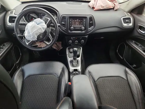 3C4NJDBB6JT457537 2018 JEEP COMPASS - Image 8