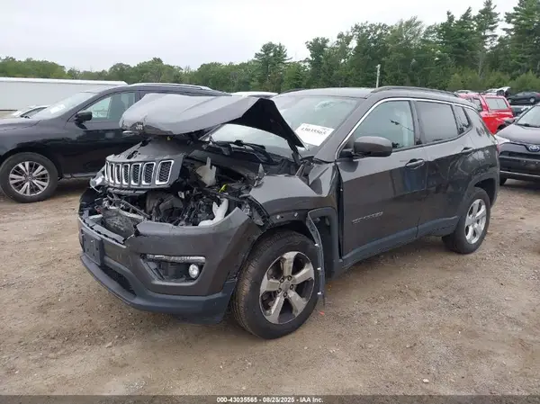 3C4NJDBB6JT479294 2018 JEEP COMPASS - Image 2