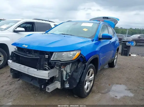 3C4NJDBB6JT479473 2018 JEEP COMPASS - Image 2