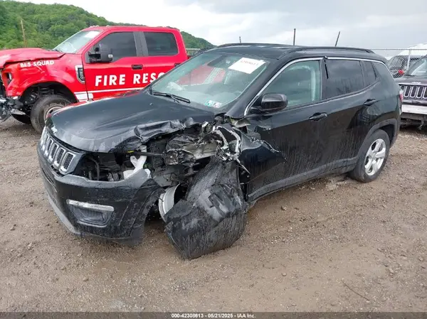 3C4NJDBB6JT480333 2018 JEEP COMPASS - Image 2