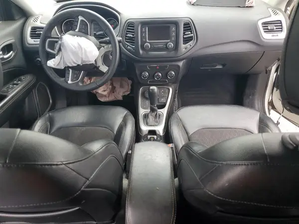 3C4NJDBB6JT481739 2018 JEEP COMPASS - Image 8