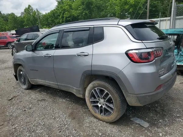 3C4NJDBB6JT483975 2018 JEEP COMPASS - Image 2