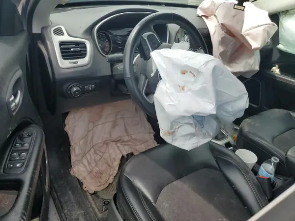 3C4NJDBB6JT483975 2018 JEEP COMPASS - Image 8