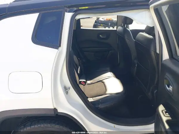 3C4NJDBB6JT492644 2018 JEEP COMPASS - Image 8