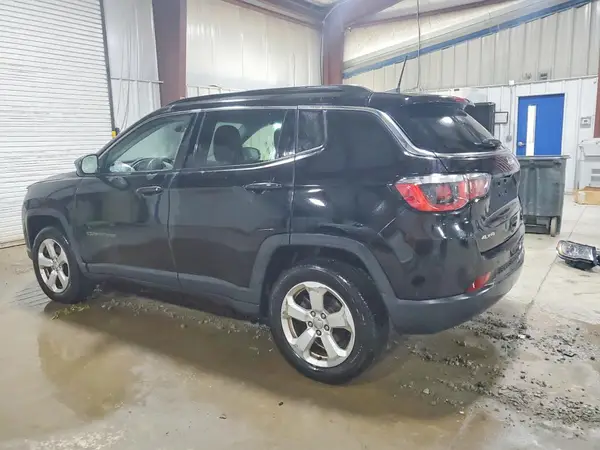 3C4NJDBB6KT593670 2019 JEEP COMPASS - Image 2