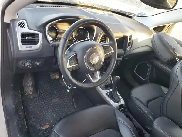 3C4NJDBB6KT593880 2019 JEEP COMPASS - Image 8