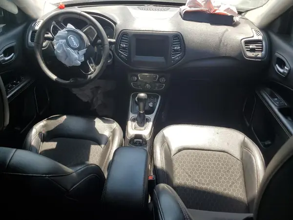 3C4NJDBB6KT597038 2019 JEEP COMPASS - Image 8