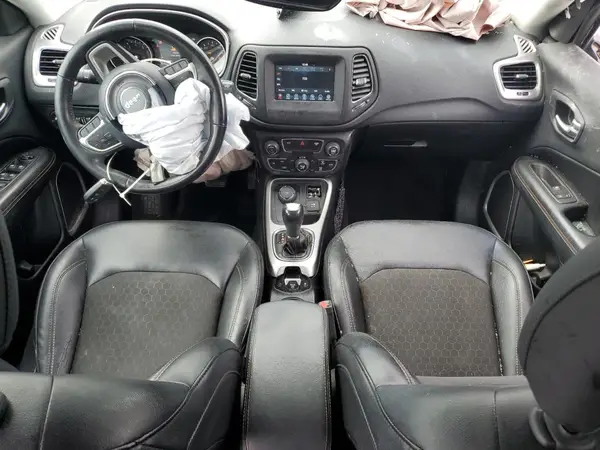 3C4NJDBB6KT597413 2019 JEEP COMPASS - Image 8