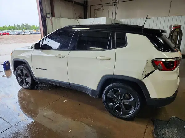 3C4NJDBB6KT599033 2019 JEEP COMPASS - Image 2