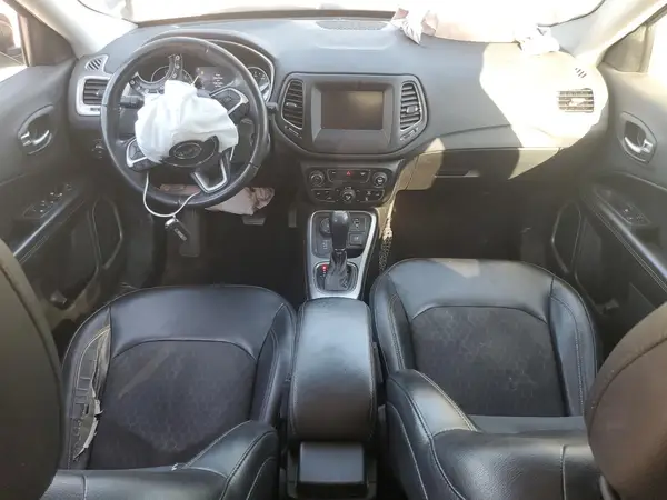 3C4NJDBB6KT600696 2019 JEEP COMPASS - Image 8
