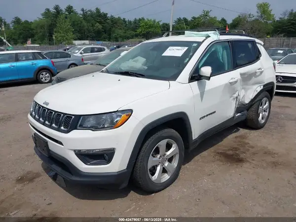 3C4NJDBB6KT601993 2019 JEEP COMPASS - Image 2