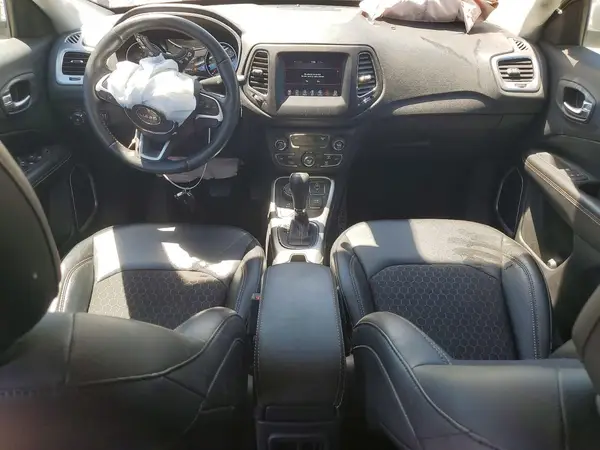 3C4NJDBB6KT602318 2019 JEEP COMPASS - Image 8