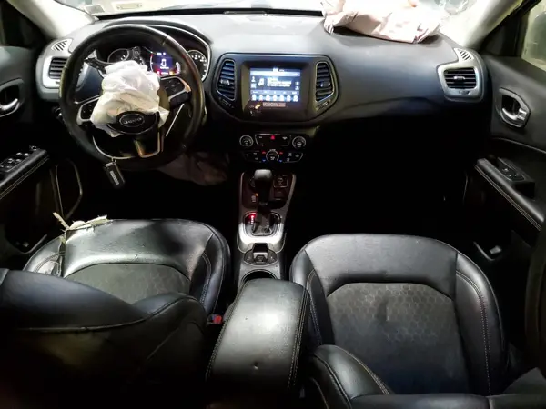 3C4NJDBB6KT629924 2019 JEEP COMPASS - Image 8